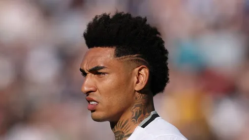 Igor Jesus durante partida contra o PSG.