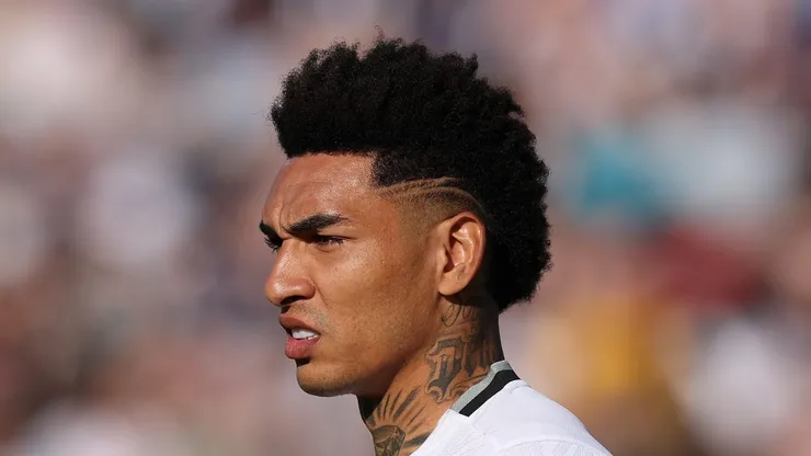 Igor Jesus durante partida contra o PSG.