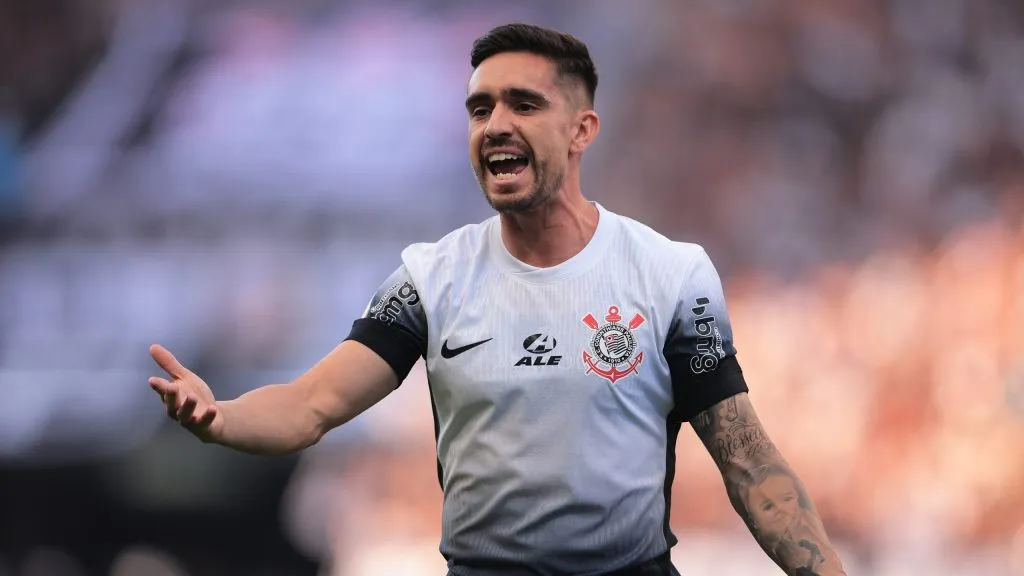 Meio-campista pode deixar a equipe em breve