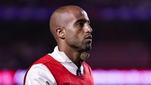 Lucas Moura durante partida em que ficou no banco de reservas. Foto: Fabio Giannelli/AGIF