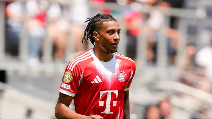 Olise durante partida do Bayern no Mundial