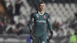 RJ - RIO DE JANEIRO - 31/05/2025 - BRASILEIRO A 2025, VASCO X BRAGANTINO - Leo Jardim goleiro do Vasco durante partida contra o Bragantino no estadio Sao Januario pelo campeonato Brasileiro A 2025. Foto: Thiago Ribeiro/AGIF