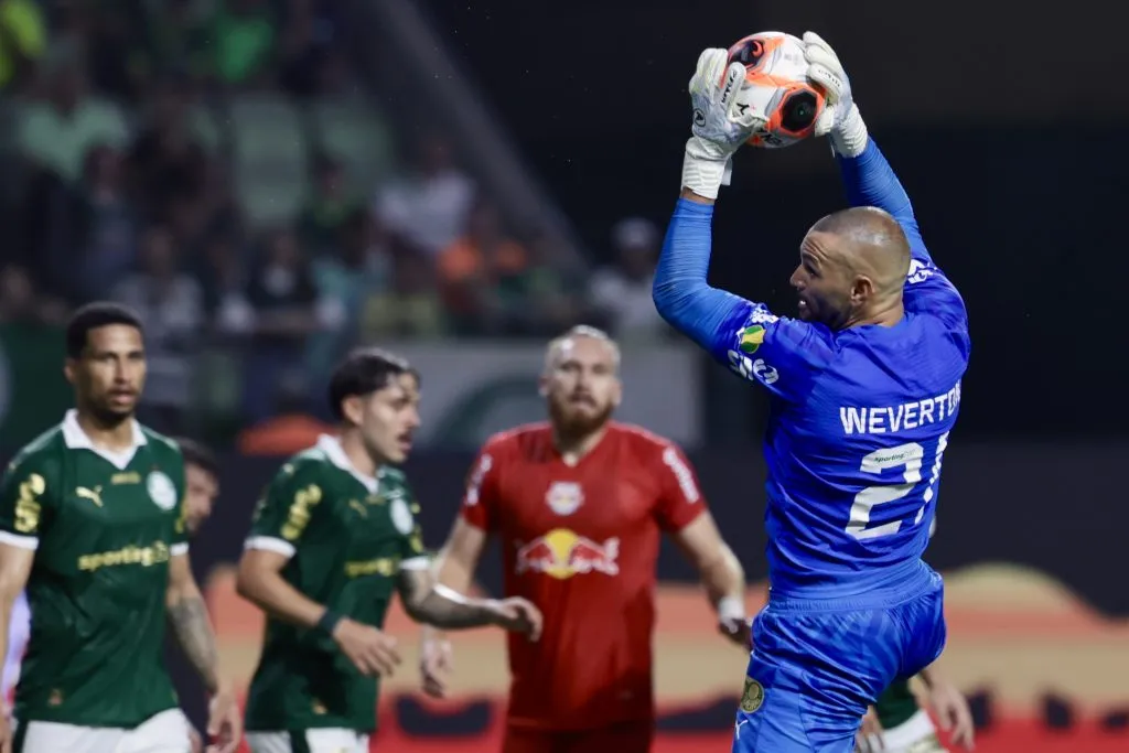 SP – SAO PAULO – 28/01/2025 – PAULISTA 2025, PALMEIRAS X BRAGANTINO – Weverton goleiro do Palmeiras durante partida contra o Bragantino no estadio Arena Allianz Parque pelo campeonato Paulista 2025. Foto: Marcello Zambrana/AGIF