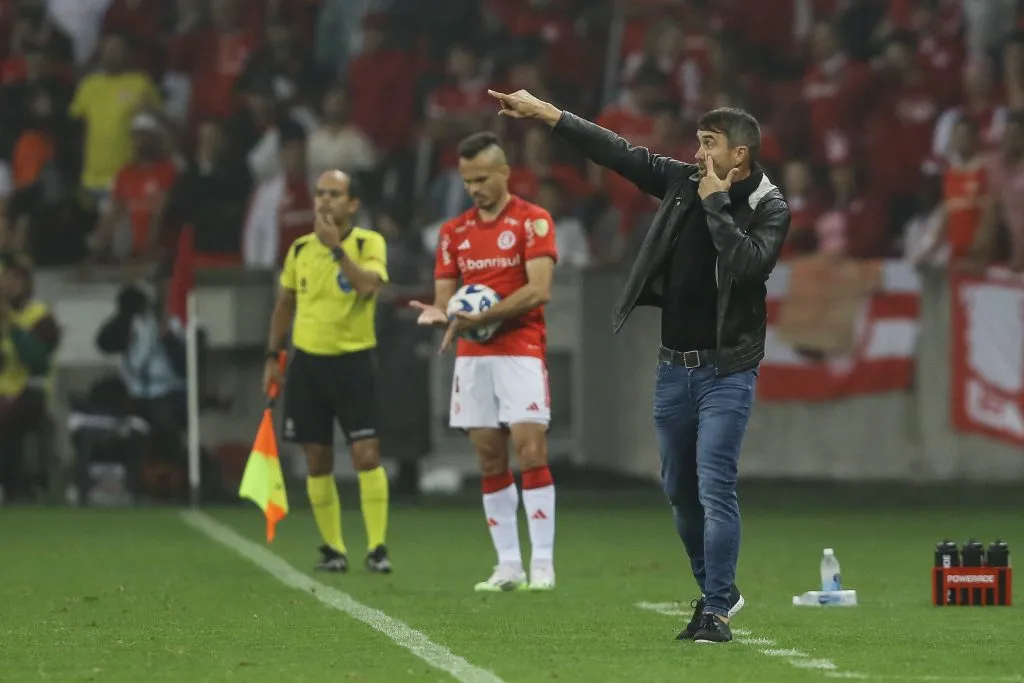 Eduardo Coudet técnico do Internacional em Internacional x Fluminense na Libertadores 2023 – (Photo by Pedro H. Tesch/Getty Images)
