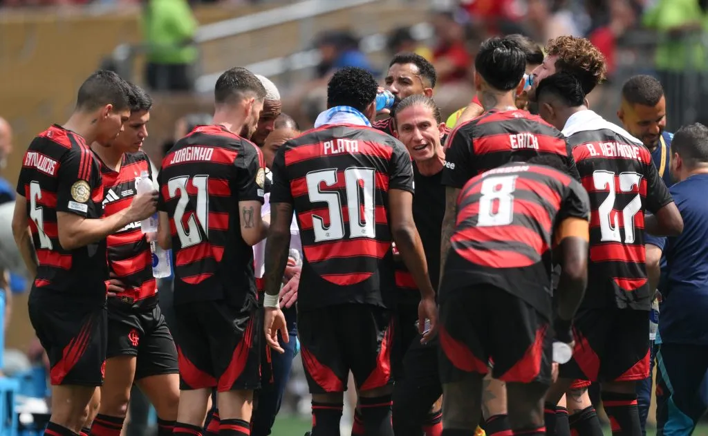 Mudanças e escalação de Filipe Luís foram essenciais contra o Chelsea. Foto: David Ramos/Getty Images.