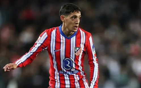 Nahuel Molina do Atletico de Madrid, é destaque na equipe espanhola e deve agitar o  duelo decisivo diante do Botafogo no Mundial. Foto: Clive Brunskill/Getty Images