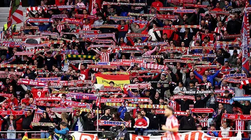 Torcida do Atlético de Madrid-ESP fazendo a festa. Foto: Florencia Tan Jun/Getty Images.