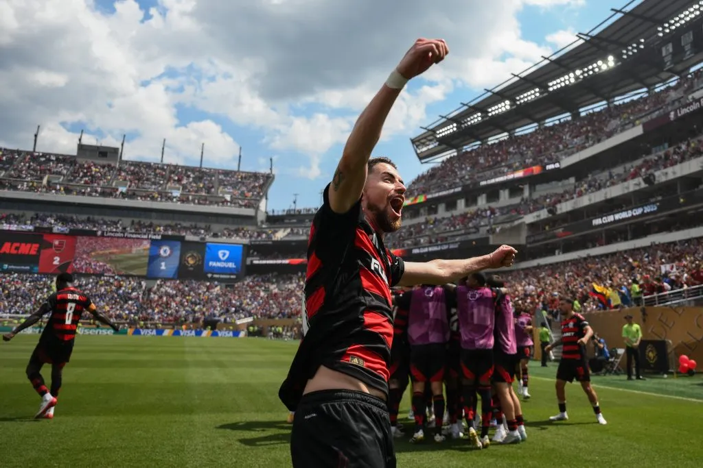 PHILADELPHIA, PENNSYLVANIA – JUNE 20: Jorginho #21 of CR Flamengo celebrates Danilo #13 of CR Flamengo scoring his team’s second goal during the FIFA Club World Cup 2025 group D match between CR Flamengo and Chelsea FC at Lincoln Financial Field on June 20, 2025 in Philadelphia, Pennsylvania. (Photo by David Ramos/Getty Images)