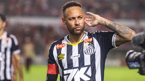 Neymar ainda não renovou seu contrato com o Santos