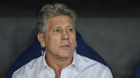 Renato Gaúcho falou sobre a conversa que teve com o elenco no intervalo da partida. Foto: Thiago Ribeiro/AGIF