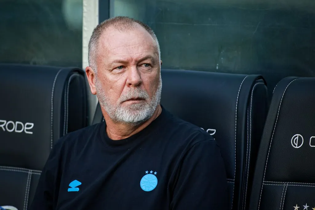 Mano Menezes, técnico do Grêmio, espera reforços para o restante de 2025. Foto: Maxi Franzoi/AGIF