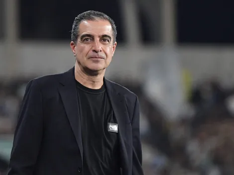 Renato Paiva diz com leveza cobrança de torcedor na porta do hotel