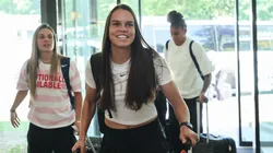 Jogadoras se apresentam na França para amistoso contra anfitriãs. Foto: Lívia Villas Boas/CBF