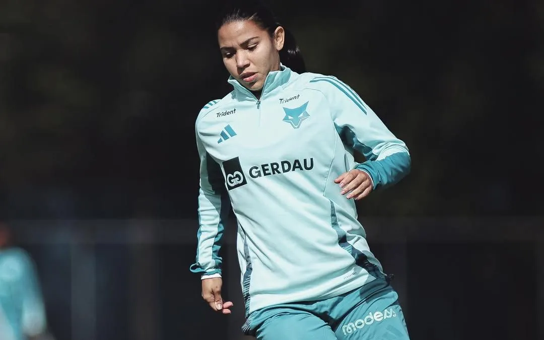 Lorena, camisa 56 durante treino coletivo das Cabulosas para a campanha do Brasileirão Feminino. Foto: Gustavo Martins/Cruzeiro