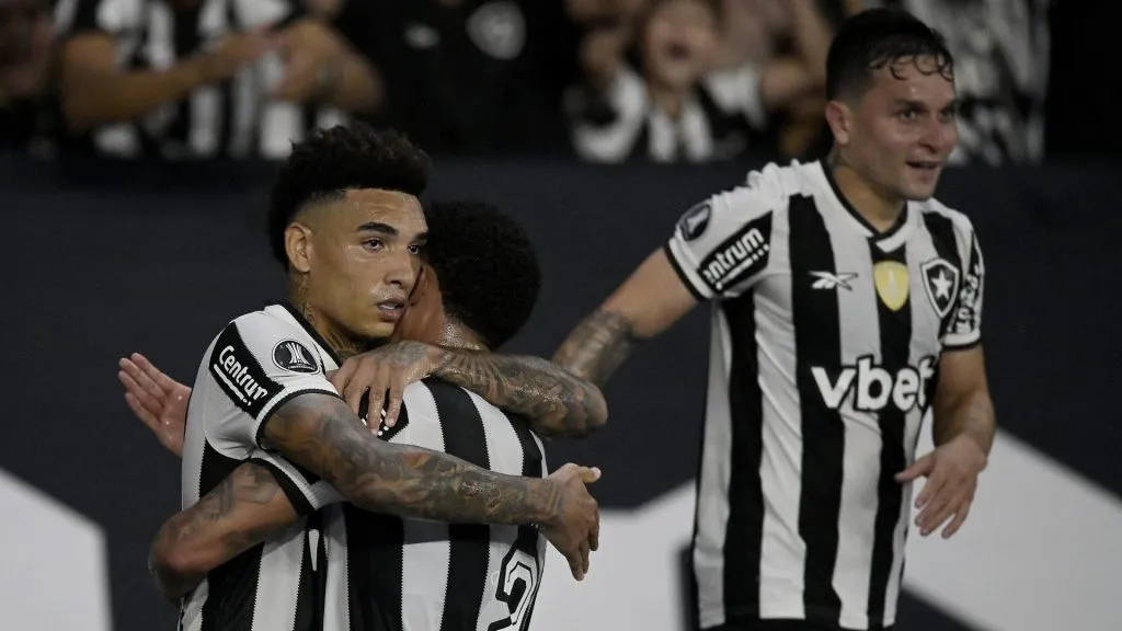 Jogadores do Botafogo comemorando na Copa Libertadores – Foto: Alexandre Loureiro/AGIF