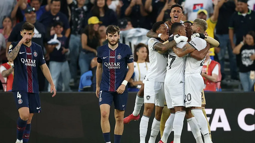 Botafogo venceu o PSG na fase de grupos - Foto: Harry How/Getty Images.
