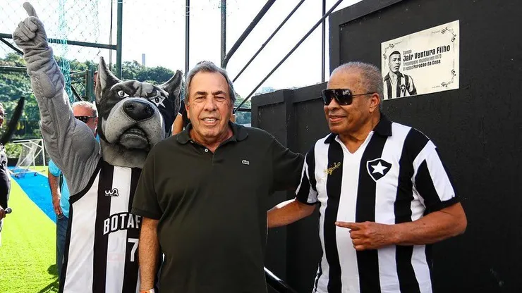 Montenegro, ex-presidente do Botafogo, ao lado do ídolo Jairzinho. Foto: Wallace Lima/Botafogo.