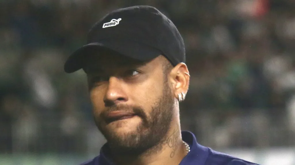 Foto: Gabriel Machado/AGIF – Neymar durante amistoso do Peixe no Couto Pereira.