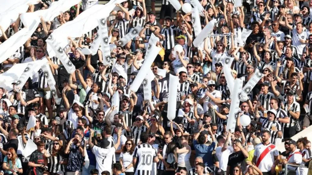 Torcedores do Botafogo fazendo a festa nos Estados Unidos – Foto: Vítor Silva/BFR