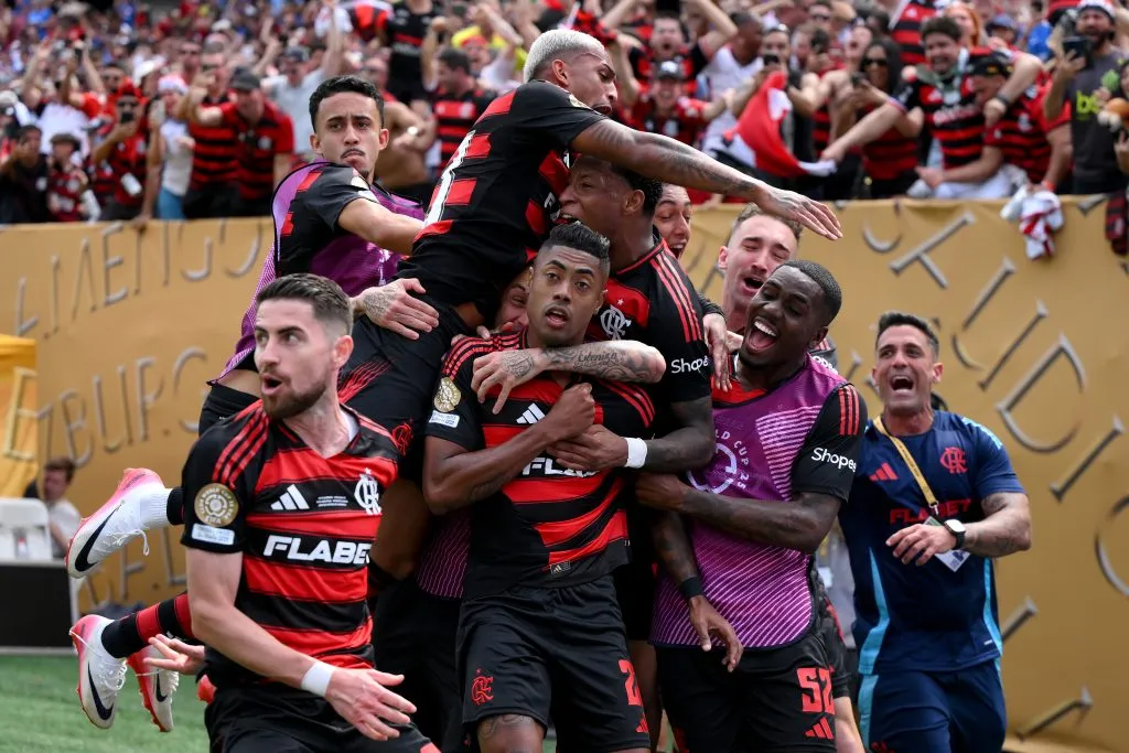 PHILADELPHIA, PENNSYLVANIA – JUNE 20: Bruno Henrique #27 of CR Flamengo celebrates with teammates afterscoring his team’s first goal during the FIFA Club World Cup 2025 group D match between CR Flamengo and Chelsea FC at Lincoln Financial Field on June 20, 2025 in Philadelphia, Pennsylvania. (Photo by David Ramos/Getty Images)