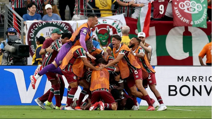 EAST RUTHERFORD, NEW JERSEY - JUNE 21: Juan Freytes #22 of Fluminense FC celebrates scoring his team's third goal with teammates during the FIFA Club World Cup 2025 group F match between Fluminense FC and Ulsan HD FC at MetLife Stadium on June 21, 2025 in East Rutherford, New Jersey. (Photo by Francois Nel/Getty Images)