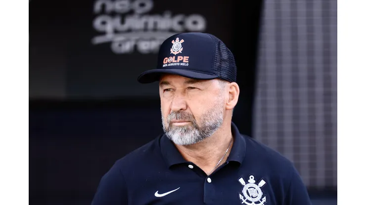 Augusto Melo foi afastado do Corinthians.