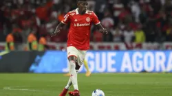 Vitão é punido pelo STJD e fica fora de duas partidas do Internacional (Photo by Fernando Alves/Getty Images)