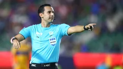 César Ramos foi o juiz da partida. Photo by Sergio Mejia/Getty Images