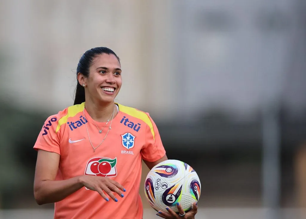 Jogadora Antônia, em preparação para amistoso contra França. Foto: Lívia Villas Boas/CBF