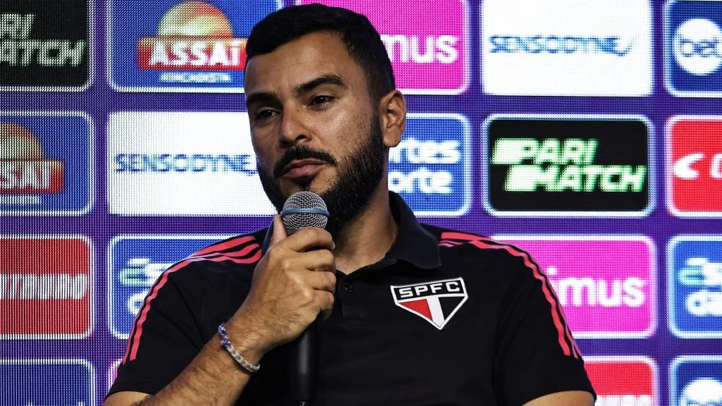Thiago Viana técnico do São Paulo FC durante em coletiva de imprensa após treino da equipe realizado no Federação Paulista De Futebol (FPF). Foto: Fabio Giannelli/AGIF