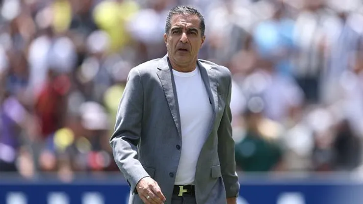 Torcida do Botafogo manda recado direto para o treinador Renato Paiva e pede mudança na escalada para as oitavas do Mundial de Clubes