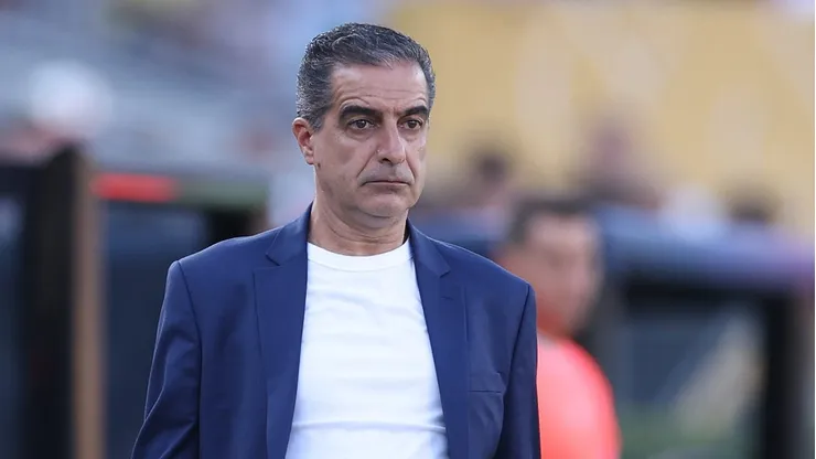 Renato Paiva se posiciona sobre ausencia de Gregore nas oitavas