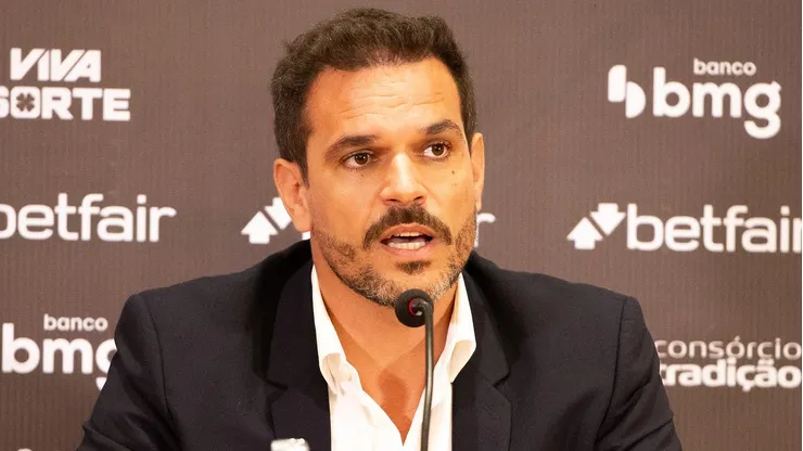 Diretor do Vasco busca por reforços incontestáveis no mercado