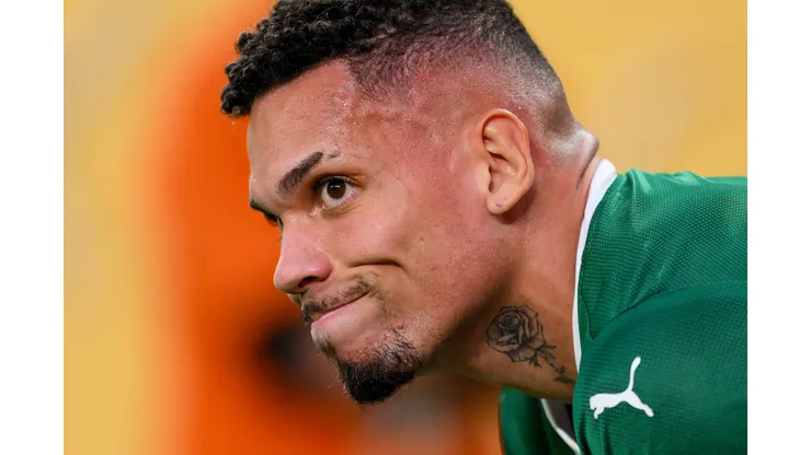 EAST RUTHERFORD, NEW JERSEY - JUNE 15: Paulinho of SE Palmeiras looks on during the FIFA Club World Cup 2025 group A match between SE Palmeiras and FC Porto at MetLife Stadium on June 15, 2025 in East Rutherford, New Jersey. (Photo by David Ramos/Getty Images)