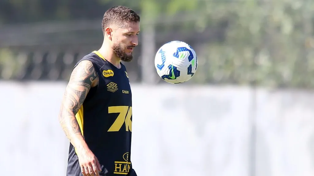 Zé Rafael em treino do CT Rei Pelé – Foto: Mauricio De Souza/AGIF