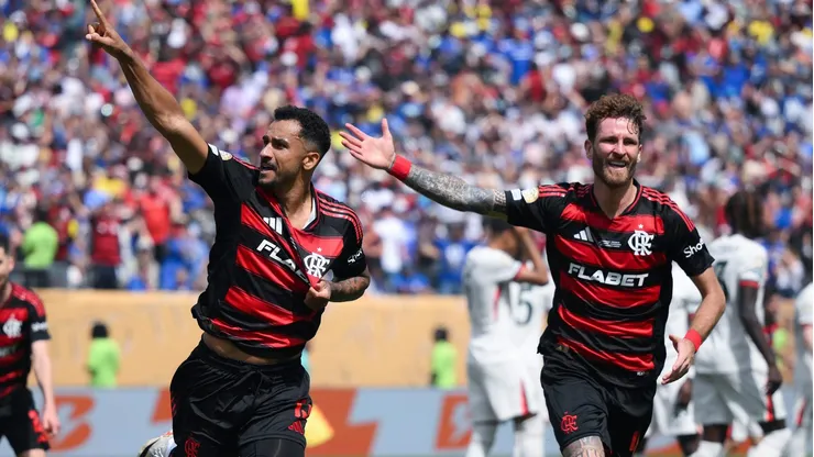 Flamengo de Danilo derrotou o Chelsea de virada na última rodada (Photo by David Ramos)
