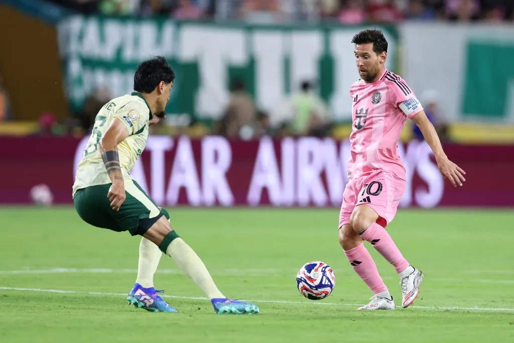 MIAMI GARDENS, FLORIDA – JUNE 23: Lionel Messi #10 of Inter Miami CF controls the ball against Gustavo Gomez #15 of Palmeiras during the FIFA Club World Cup 2025 group A match between Internacional CF Miami and SE Palmeiras at Hard Rock Stadium on June 23, 2025 in Miami Gardens, Florida. (Photo by Megan Briggs/Getty Images)