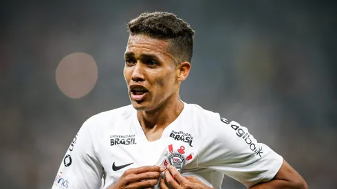 Ex-Corinthians e Galo, Pedrinho tem sondagem forte do Vasco para reforçar elenco de Diniz