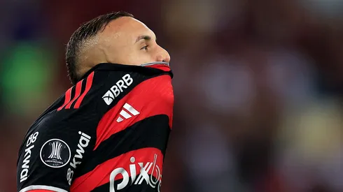 Cebolinha fez péssimo jogo pelo Flamengo diante do Los Angeles FC e foi crucificado pela Nação na web