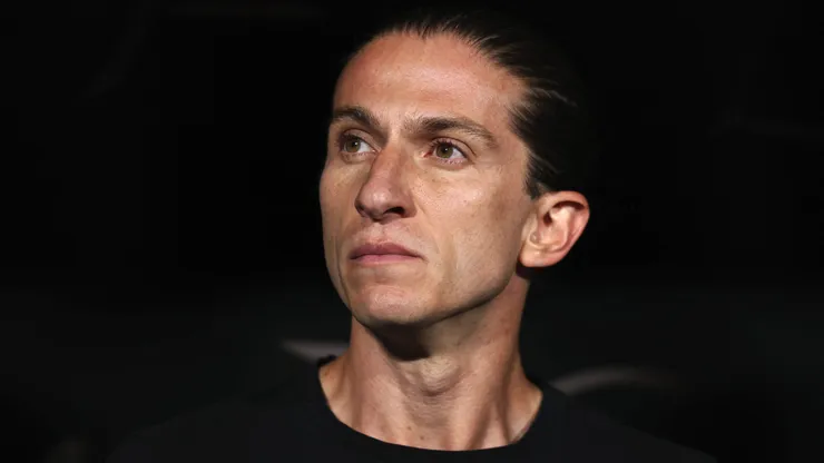 Filipe Luís durante a partida com o LAFC. Photo by Dan Mullan/Getty Images