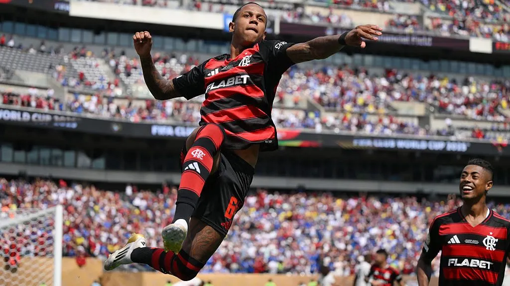 Wallace Yan marcou contra o Chelsea (foto) e salvou o Mengão da derrota contra o Los Angeles. (Photo by David Ramos/Getty Images)