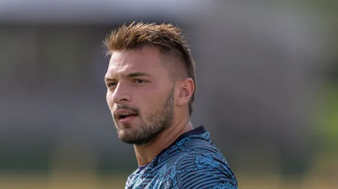 RS - ERECHIM - 15/02/2025 - GAUCHO 2025, YPIRANGA X GREMIO - Gabriel Grando jogador do Gremio durante partida contra o Ypiranga no estadio Colosso da Lagoa pelo campeonato Gaucho 2025.