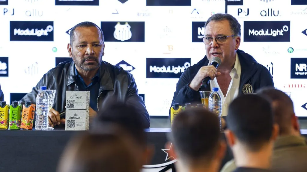 Neymar Pai e Marcelo Teixeira trabalham juntos no Santos – Foto: Ricardo Moreira/Getty Images