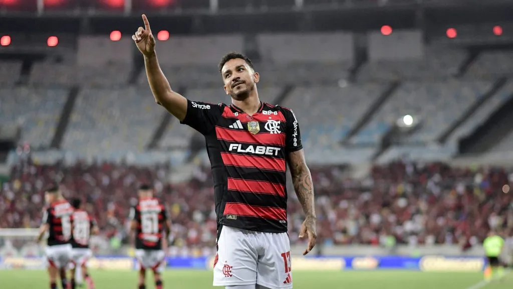 Danilo fez alerta sobre técnico do Bayern – . Foto: Thiago Ribeiro/AGIF