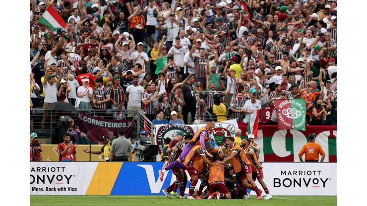 EAST RUTHERFORD, NEW JERSEY - JUNE 21: Juan Freytes #22 of Fluminense FC celebrates scoring his team's third goal with teammates during the FIFA Club World Cup 2025 group F match between Fluminense FC and Ulsan HD FC at MetLife Stadium on June 21, 2025 in East Rutherford, New Jersey. (Photo by Francois Nel/Getty Images)