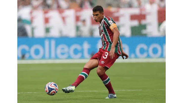 EAST RUTHERFORD, NEW JERSEY - JUNE 21: Thiago Silva #3 of Fluminense FC controls the ball during the FIFA Club World Cup 2025 group F match between Fluminense FC and Ulsan HD FC at MetLife Stadium on June 21, 2025 in East Rutherford, New Jersey. (Photo by Francois Nel/Getty Images)