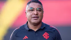 Roger Machado no comando do Internacional - Foto: Rafael Vieira/AGIF