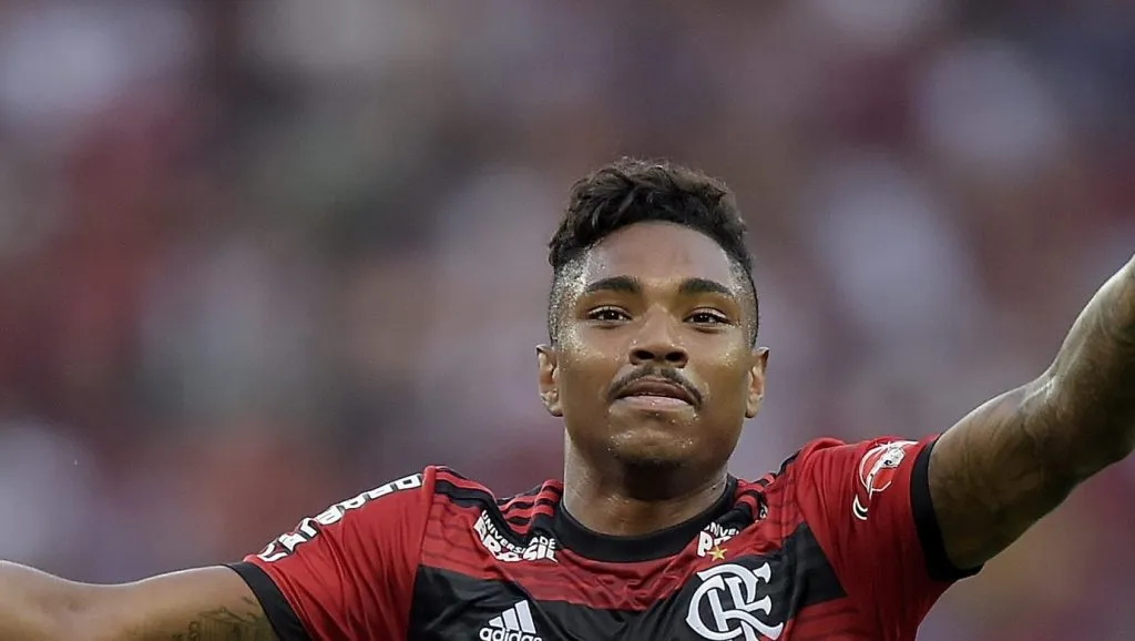 Foto: Alexandre Loureiro/Getty Images – Vitinho acabou de sair da Arábia Saudita e interessa ao Santos.