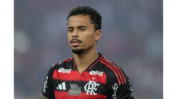 Allan jogador do Flamengo durante partida contra o Bahia no estadio Maracana pelo campeonato Brasileiro A 2025. Foto: Thiago Ribeiro/AGIF