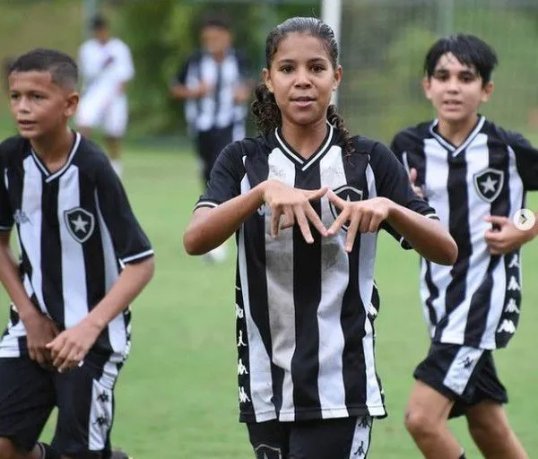 Giovanna Waksman, do Botafogo, comemora gol sobre o Vasco. Foto: Wanderson Gomes